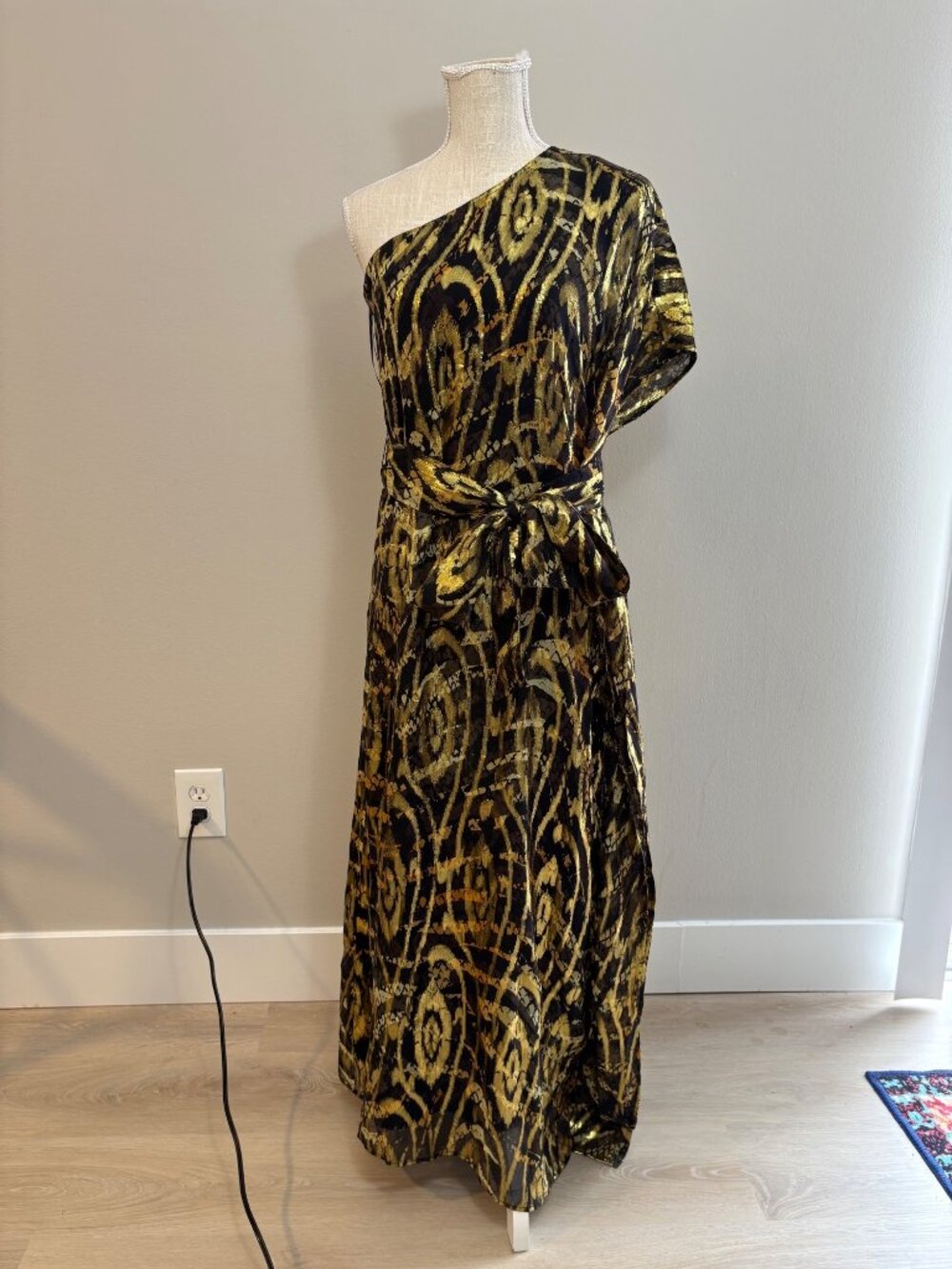 NEW $578 Marie Oliver Farrow Luxe Silk Metallic One-Shoulder Kaftan Maxi Dress - Picture 12 of 16